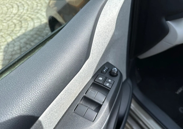Toyota Yaris cena 75900 przebieg: 48557, rok produkcji 2020 z Biała małe 781